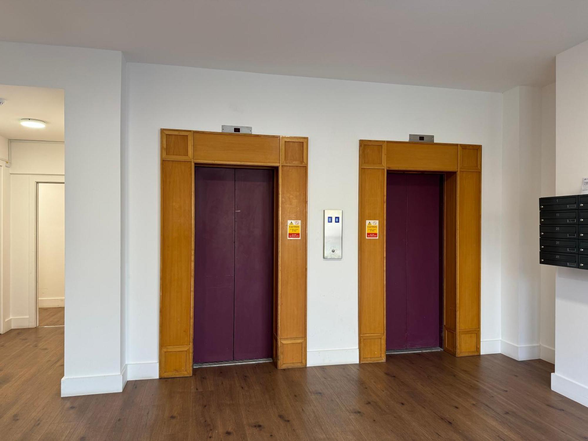 Elegant One Bedroom Apartment Swindon Eksteriør bilde