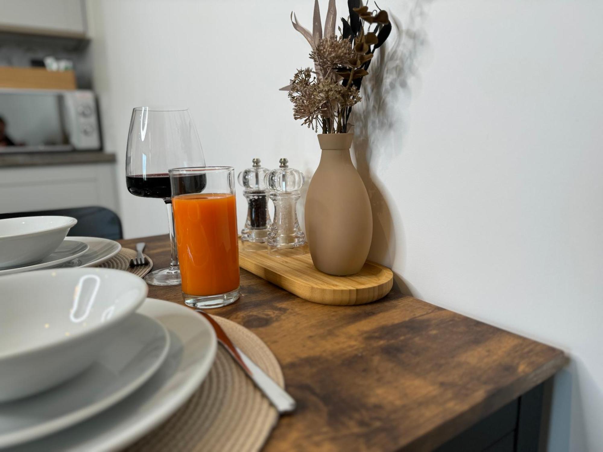 Elegant One Bedroom Apartment Swindon Eksteriør bilde