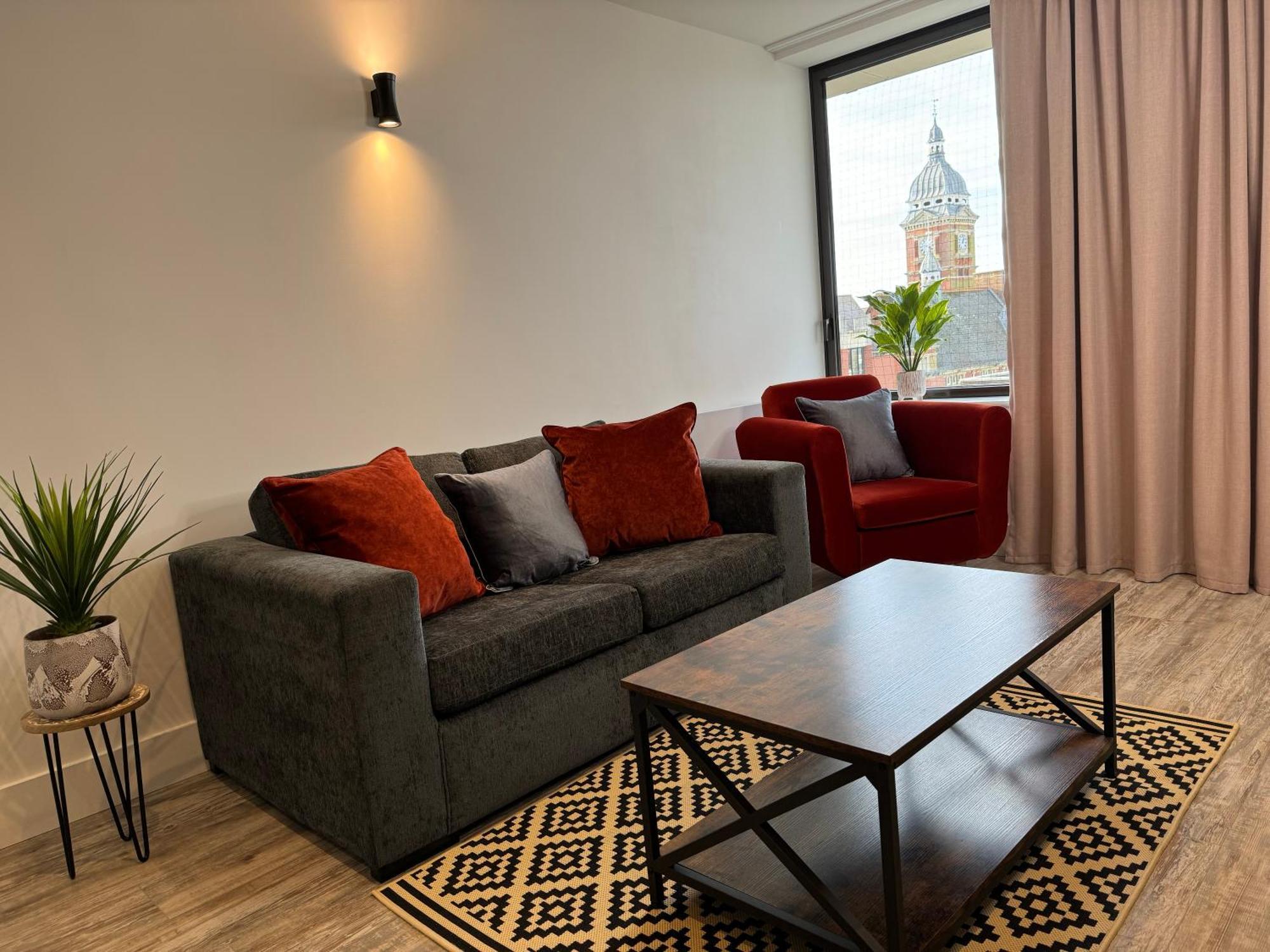 Elegant One Bedroom Apartment Swindon Eksteriør bilde